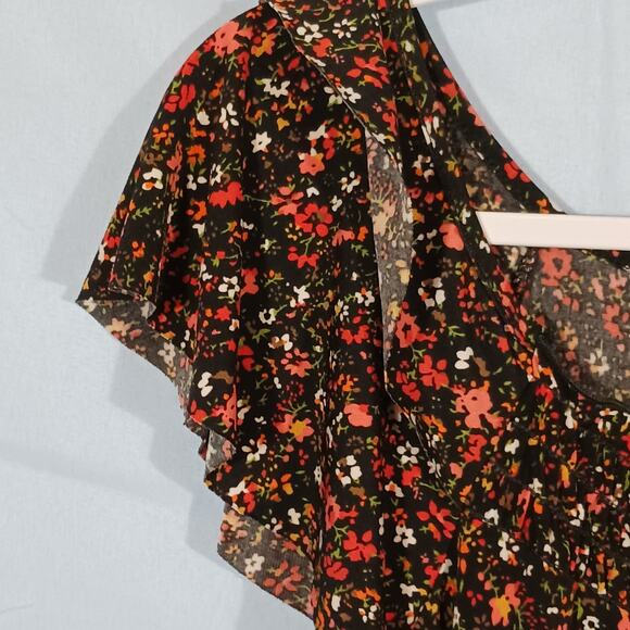 Lucy & Laurel Women's Medium Black and Red Floral Blouse with Flutter Sleeves - Picture 5 of 7